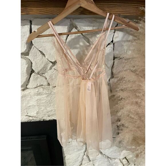 Victoria's Secret Womens Blush Pink Iridescent Chantilly Lace Babydoll Small - Picture 3 of 6